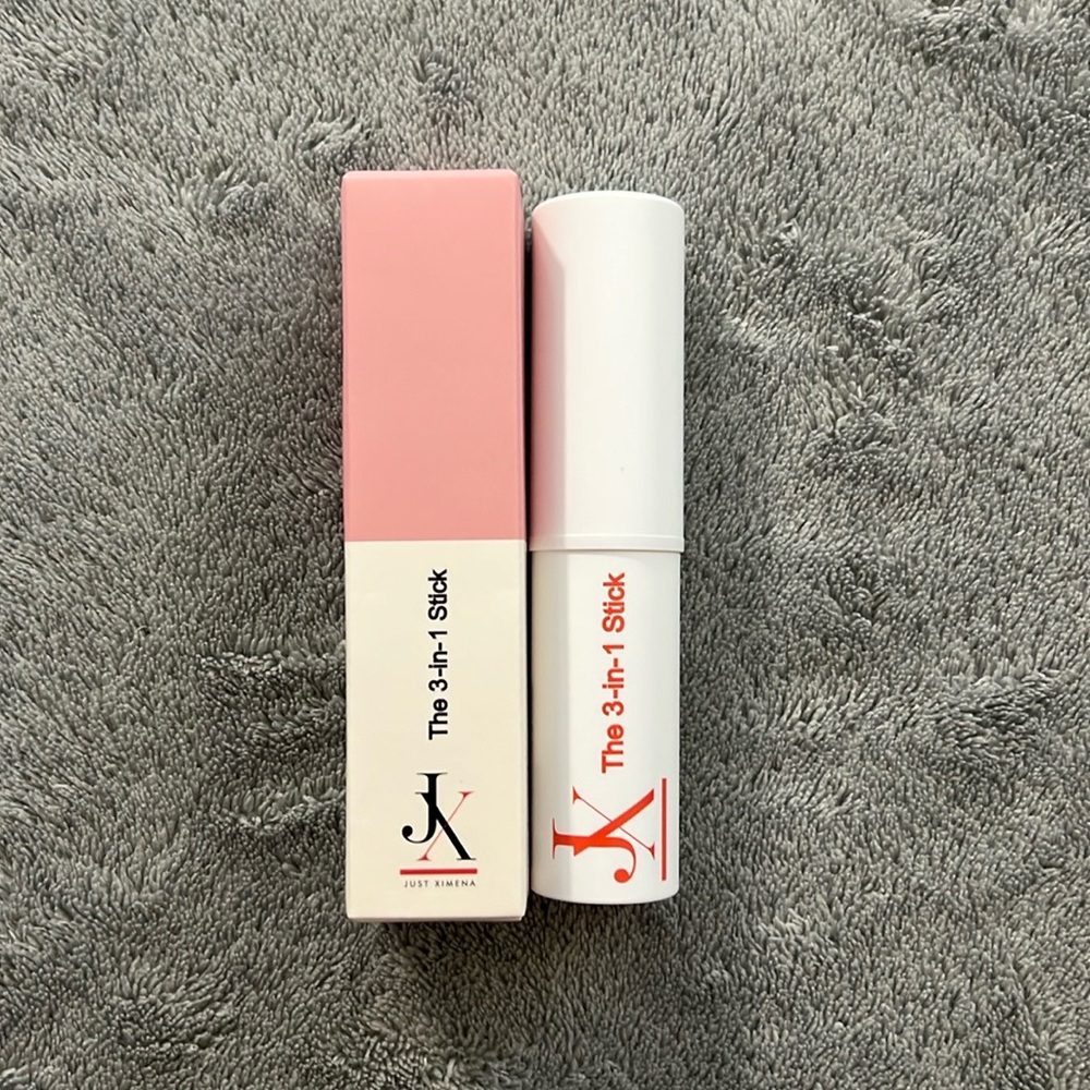 Makeup Bundle - Picture 4 of 4